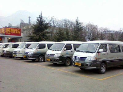 泰安榮泰汽車服務(wù) 專業(yè)酒店接送用車解決方案，價(jià)格透明服務(wù)優(yōu)
